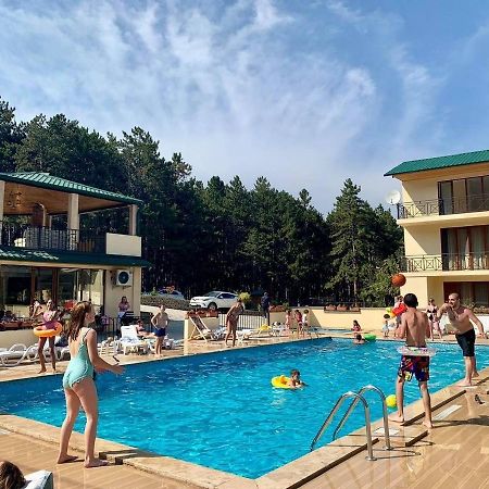 Hotel Szurami Kültér fotó