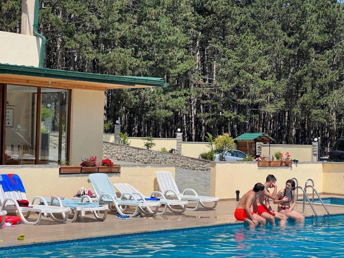 Hotel Szurami Kültér fotó