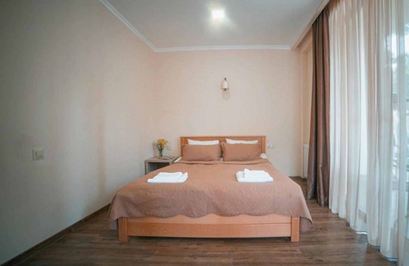 Hotel Szurami Kültér fotó