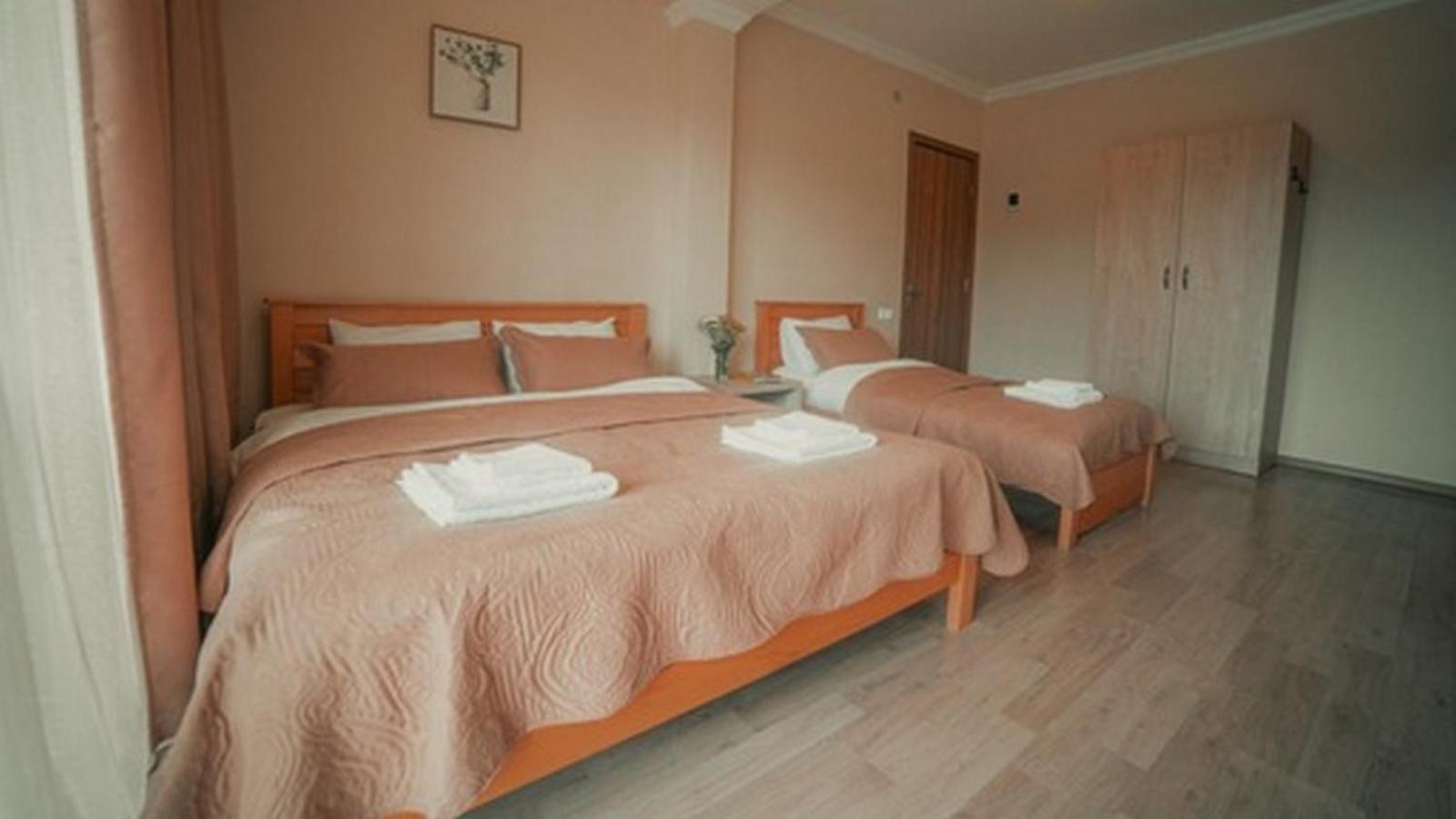 Hotel Szurami Kültér fotó