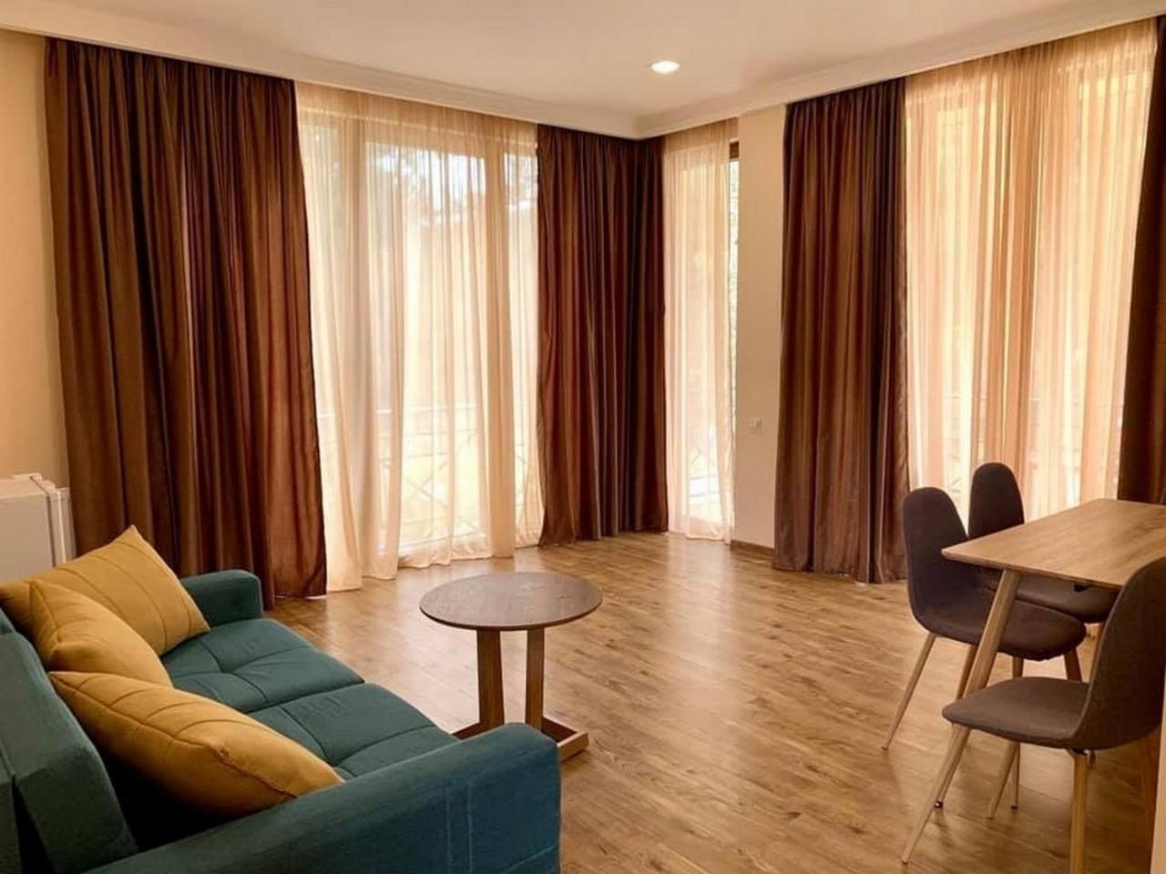 Hotel Szurami Kültér fotó